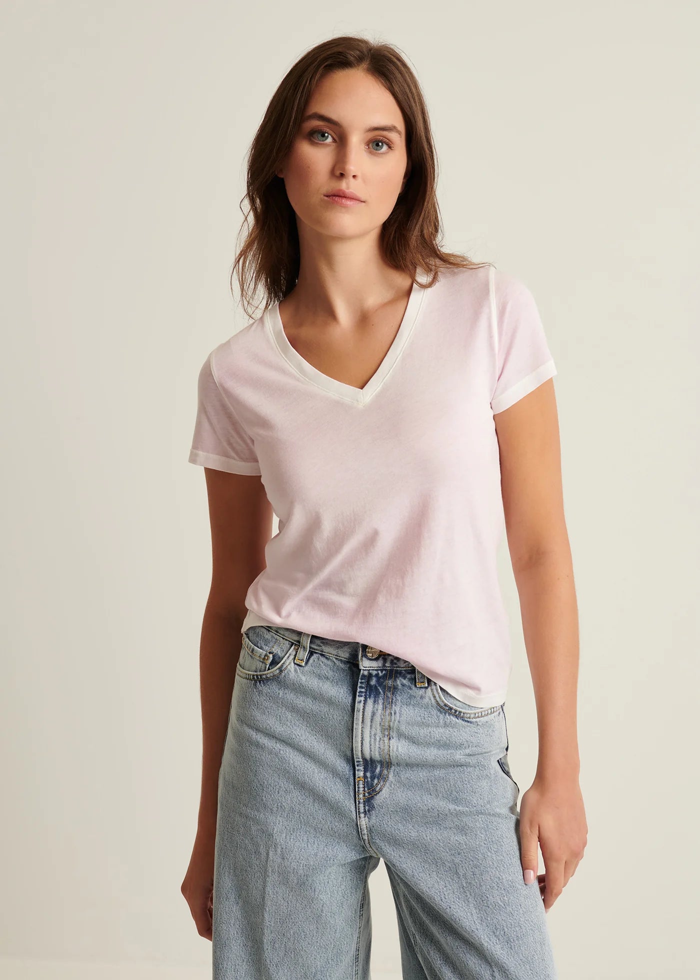 🇨🇦 Patrick Assaraf Reverse Spray Lightweight Pima Cotton V-Neck T-Shirt