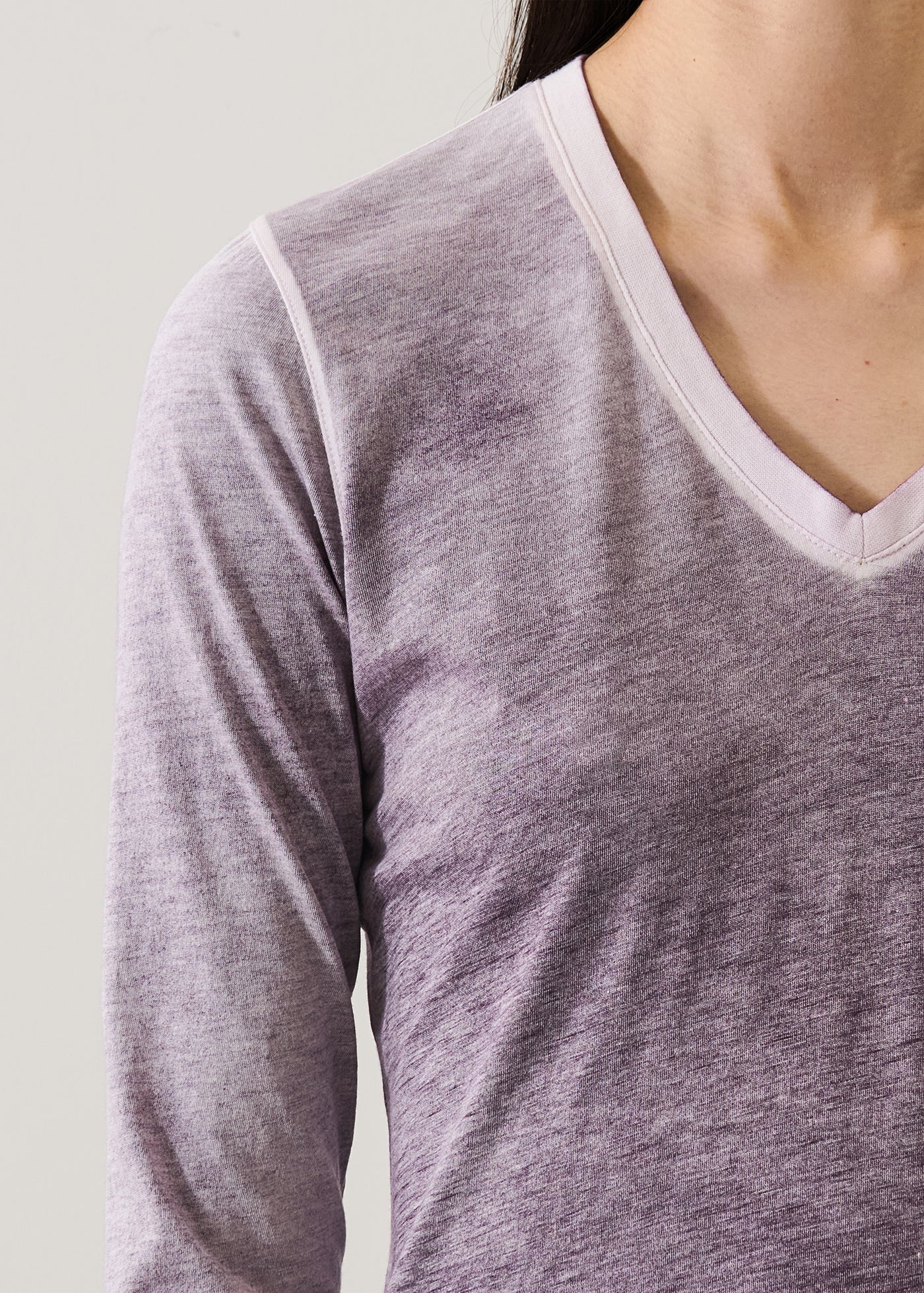 🇨🇦 Patrick Assaraf Reverse Spray Pima Cotton V-Neck T-Shirt