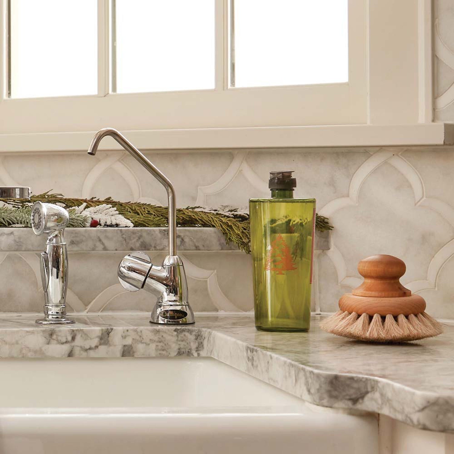 The Thymes Frasier Fir Dishwashing Liquid