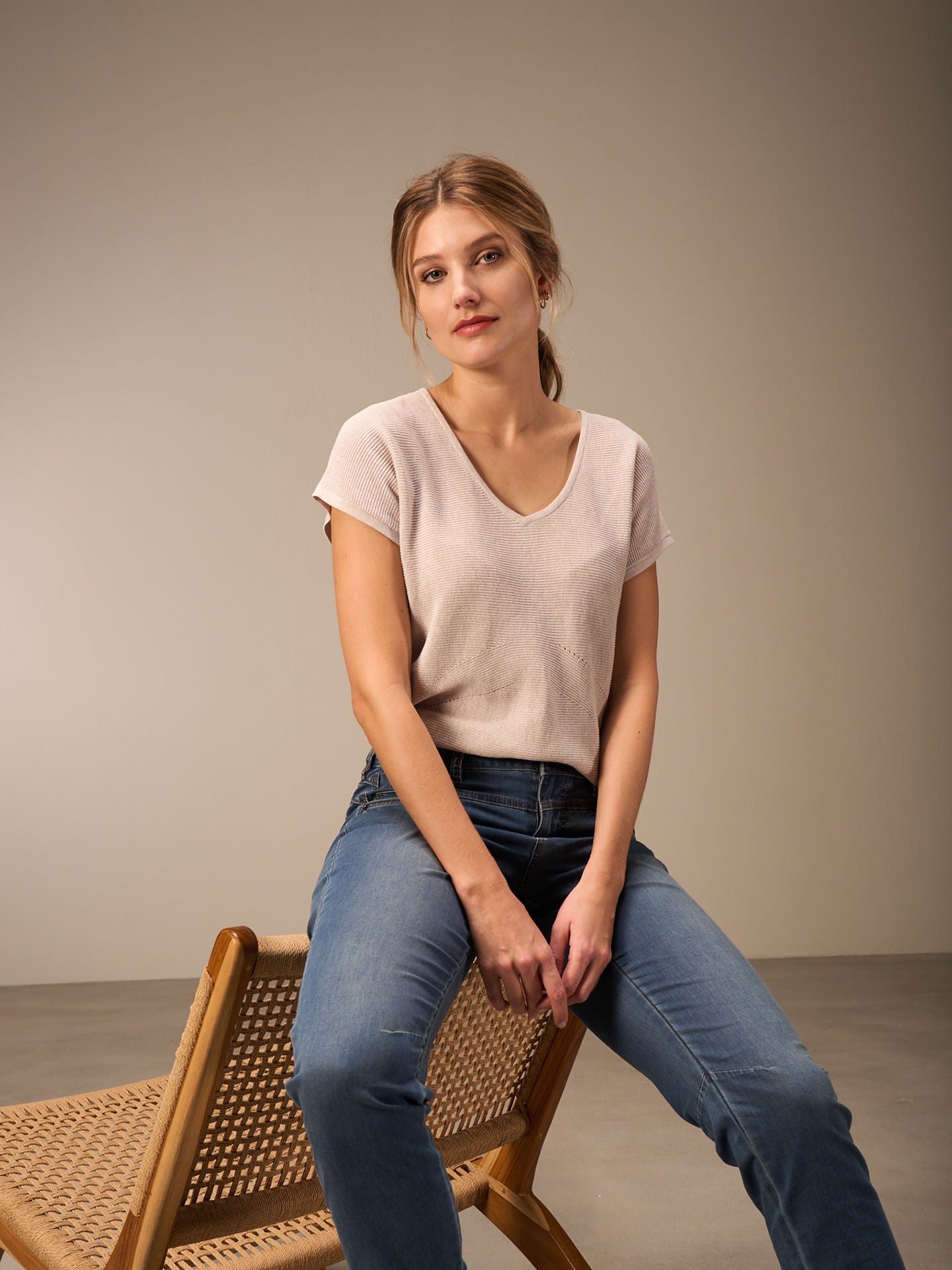 Nile V-Neck Short Sleeve Sweater