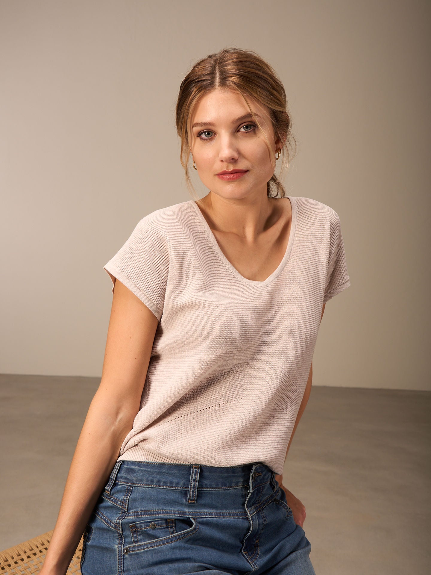 Nile V-Neck Short Sleeve Sweater