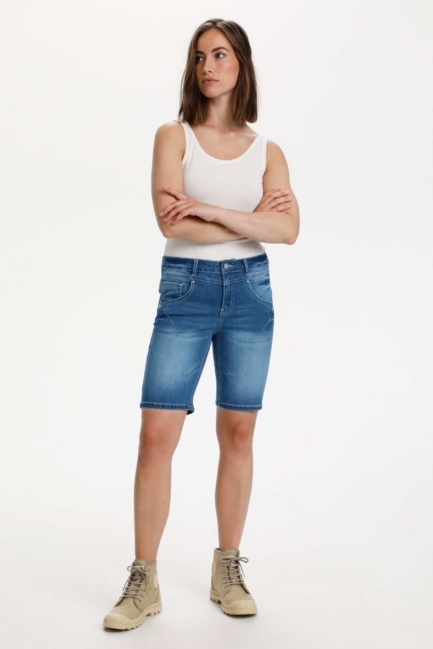 Cream Amalie Shorts Shape Fit